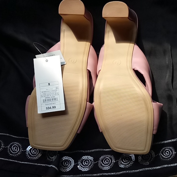 Dusty Rose slip on heels - Picture 3 of 4